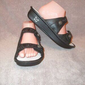 NEW Alegria CLARA Tooled LEATHER Sandals Size 42 11 COMFORT Slide PADDED Arch